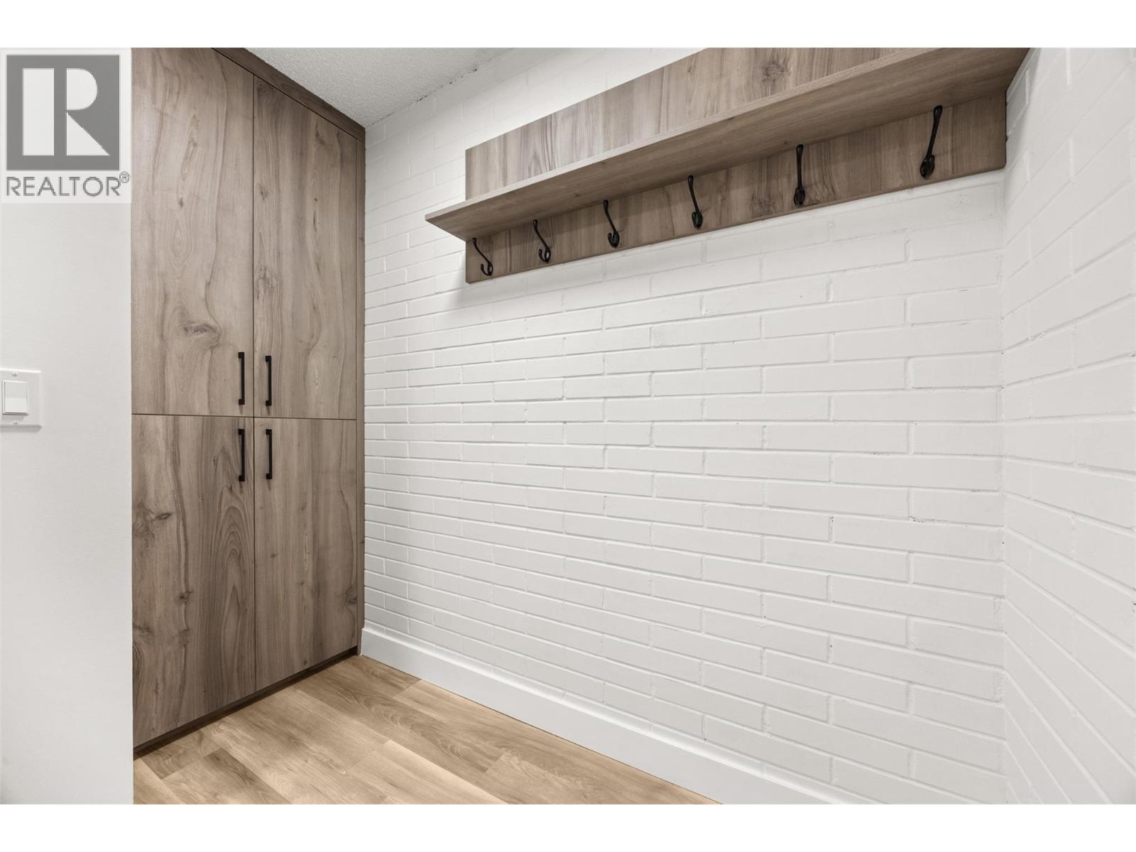 1915 Pacific Court Unit# 104, Kelowna