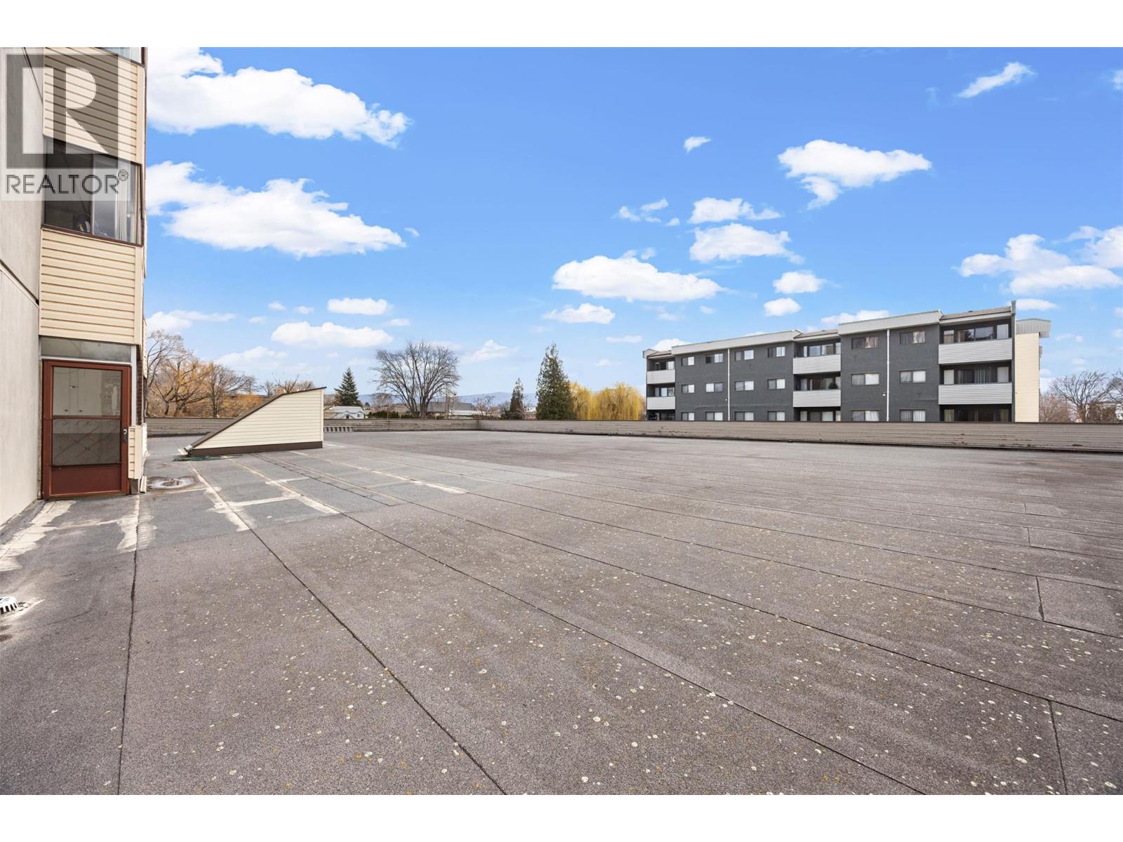 1915 Pacific Court Unit# 104, Kelowna