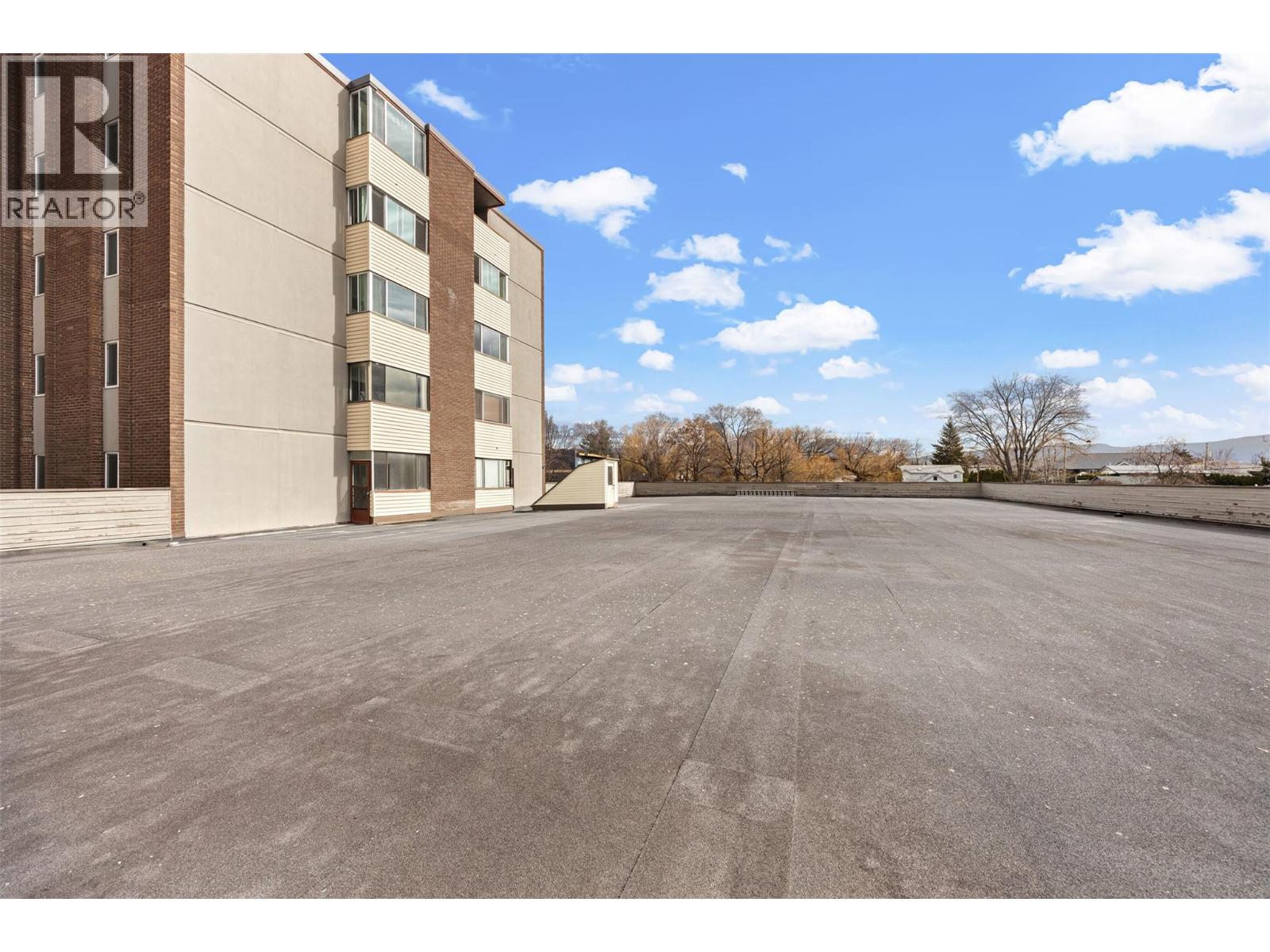 1915 Pacific Court Unit# 104, Kelowna