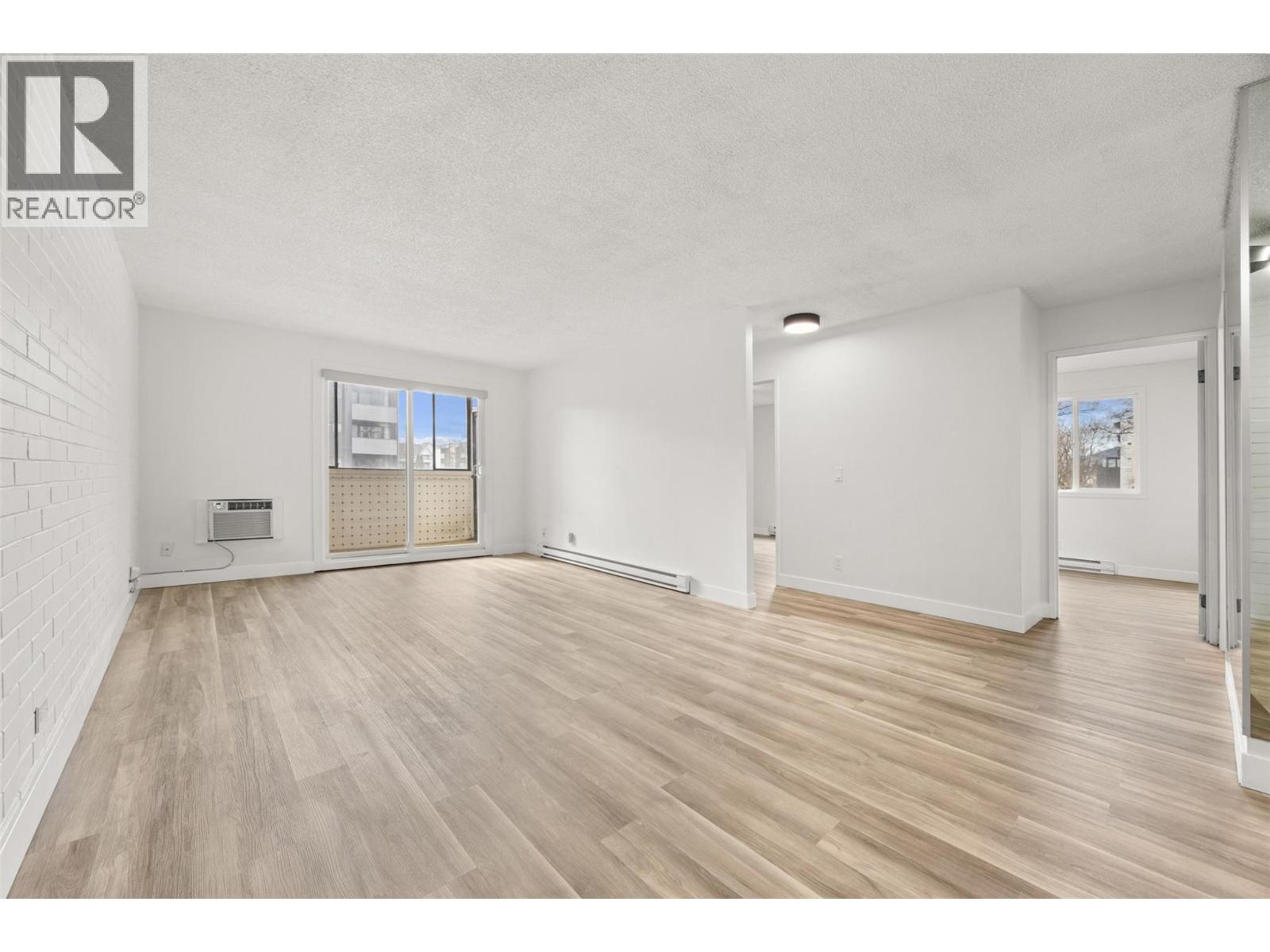 1915 Pacific Court Unit# 104, Kelowna