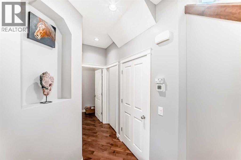 Single Family House for Sale in  New Brighton Drive SE New Brighton Calgary 