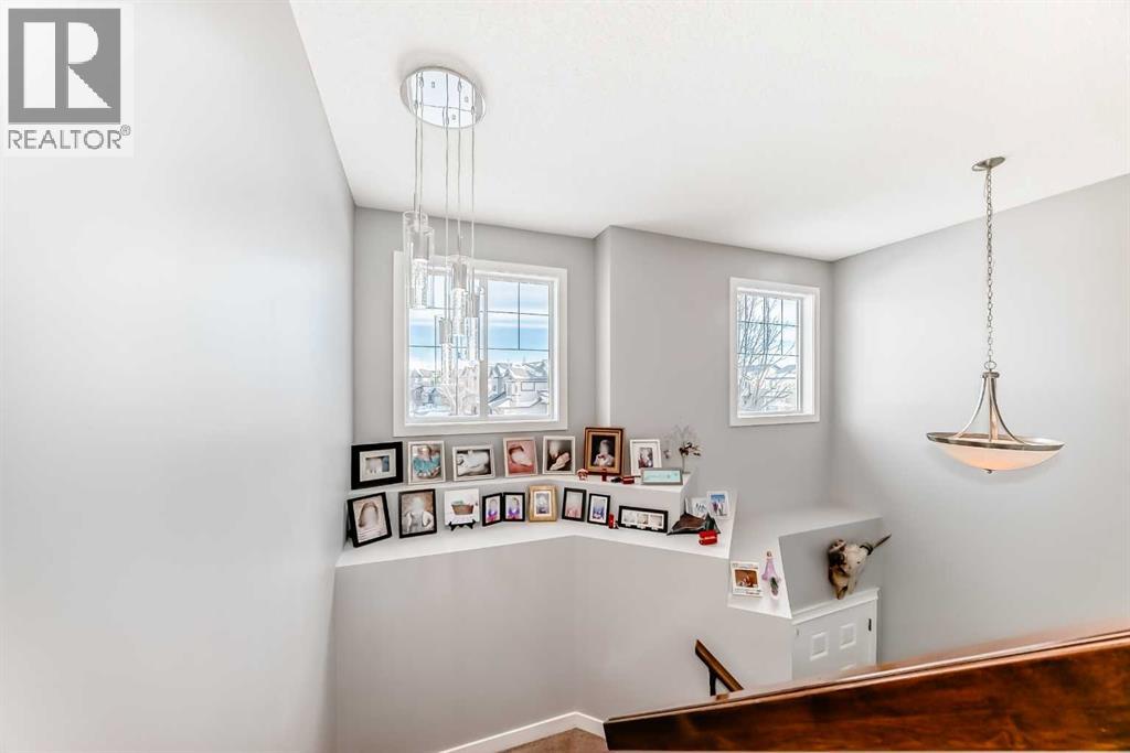 Single Family House for Sale in  New Brighton Drive SE New Brighton Calgary 