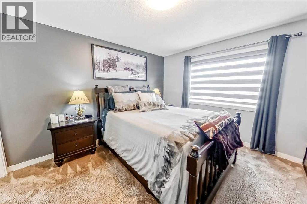 Single Family House for Sale in  New Brighton Drive SE New Brighton Calgary 