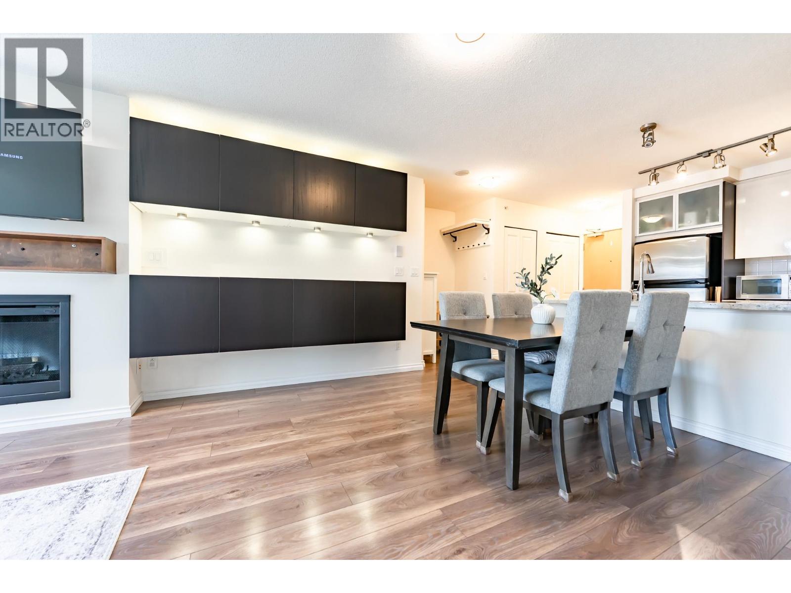 2703 2289 YUKON CRESCENT