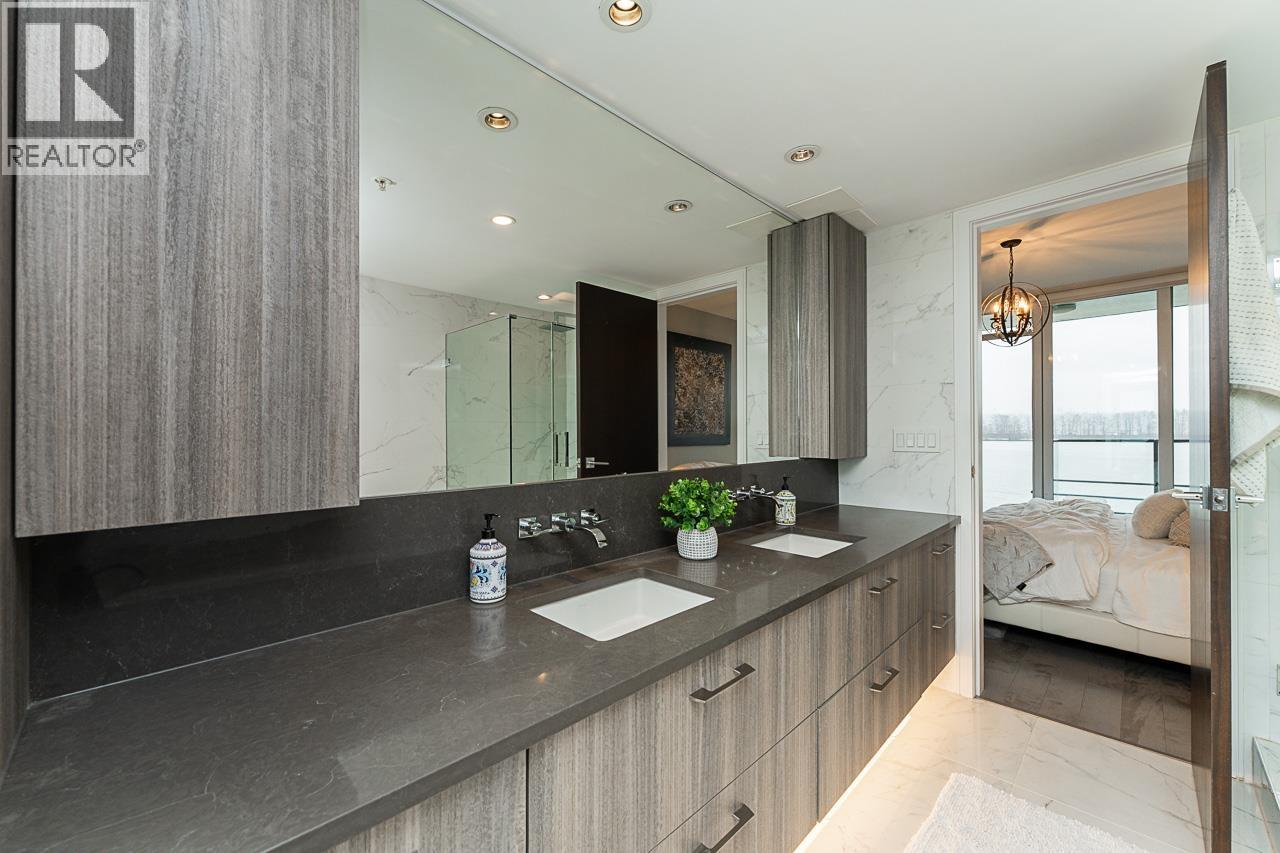 TH511 210 SALTER STREET, New Westminster