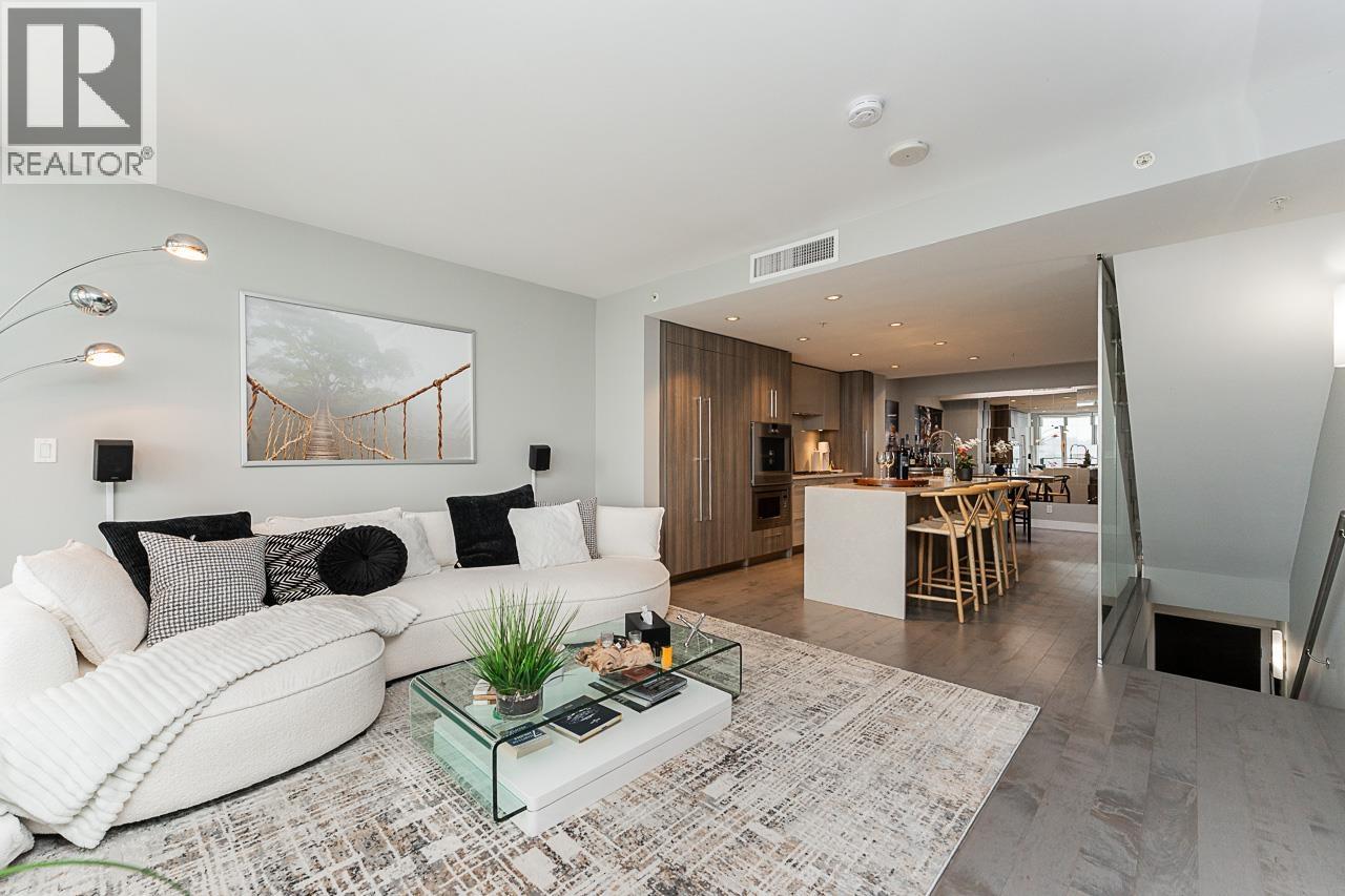 TH511 210 SALTER STREET, New Westminster