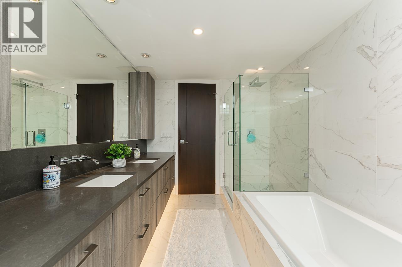 TH511 210 SALTER STREET, New Westminster