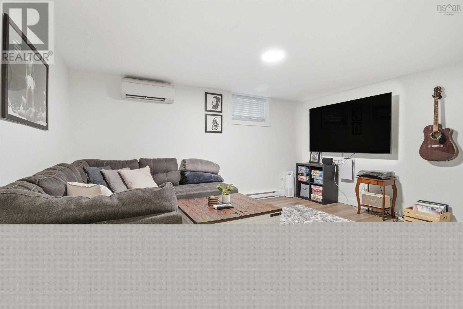 Property 28 of 35 of 2759 Dublin Street