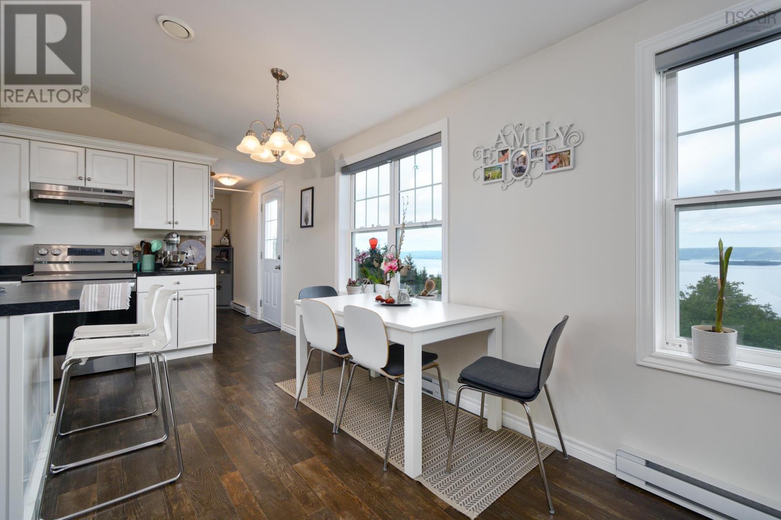 11 and 23 Golden View Drive - 44