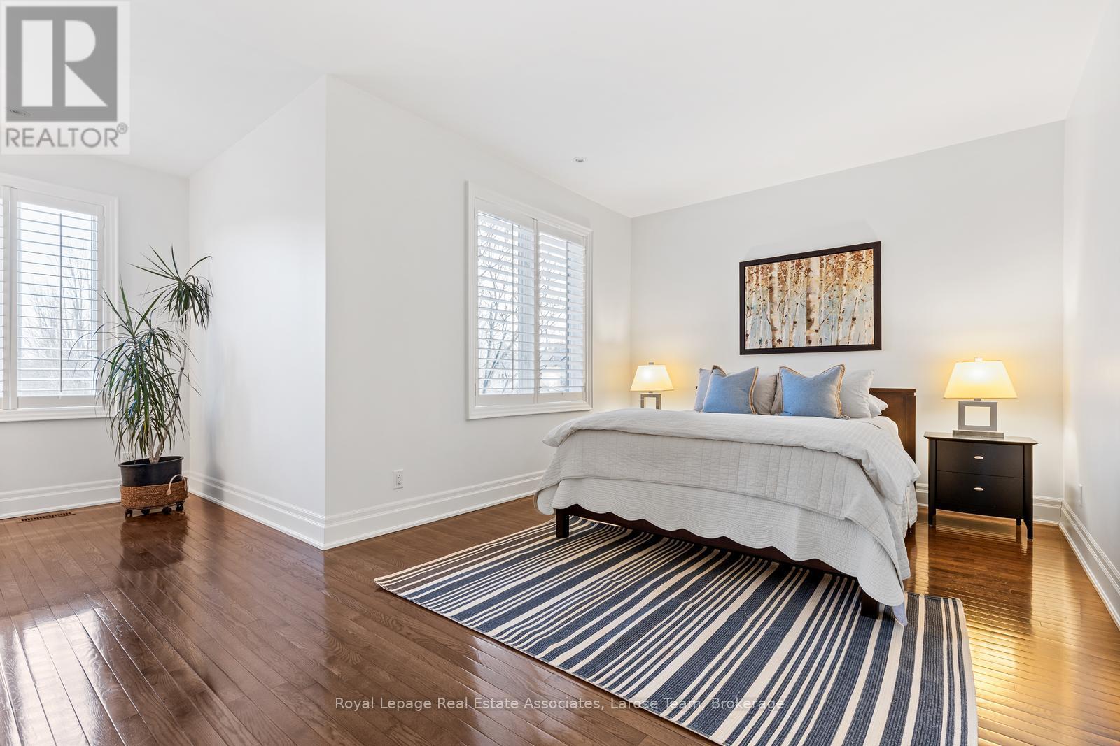 562 GLADWYNE COURT,Mississauga (Lorne Park),,
