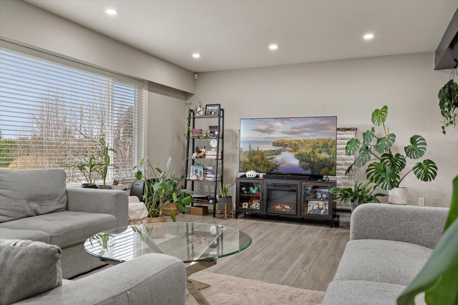 46675 OSBORNE ROAD, Fairfield Island, Chilliwack