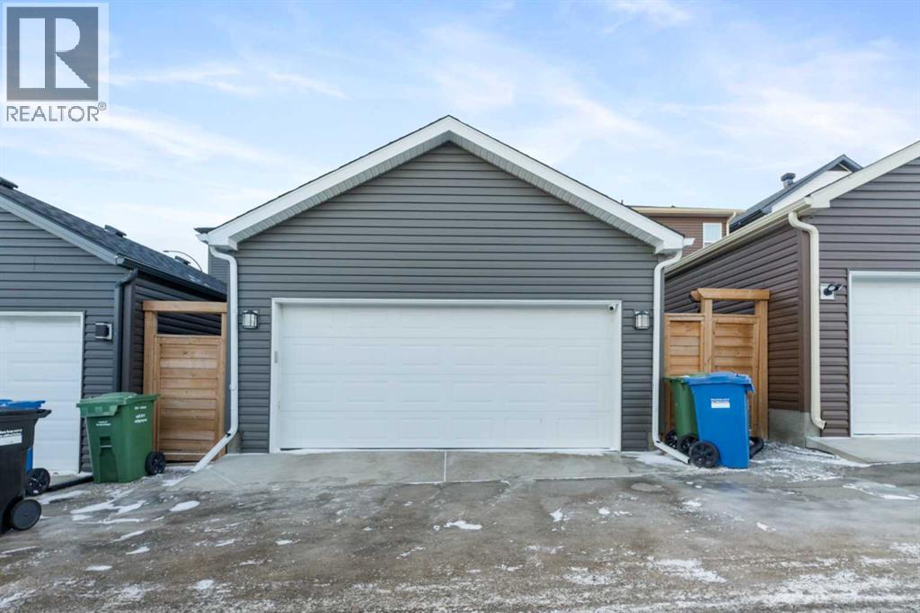 Single Family House for Sale in  Lucas Avenue NW Livingston Calgary 