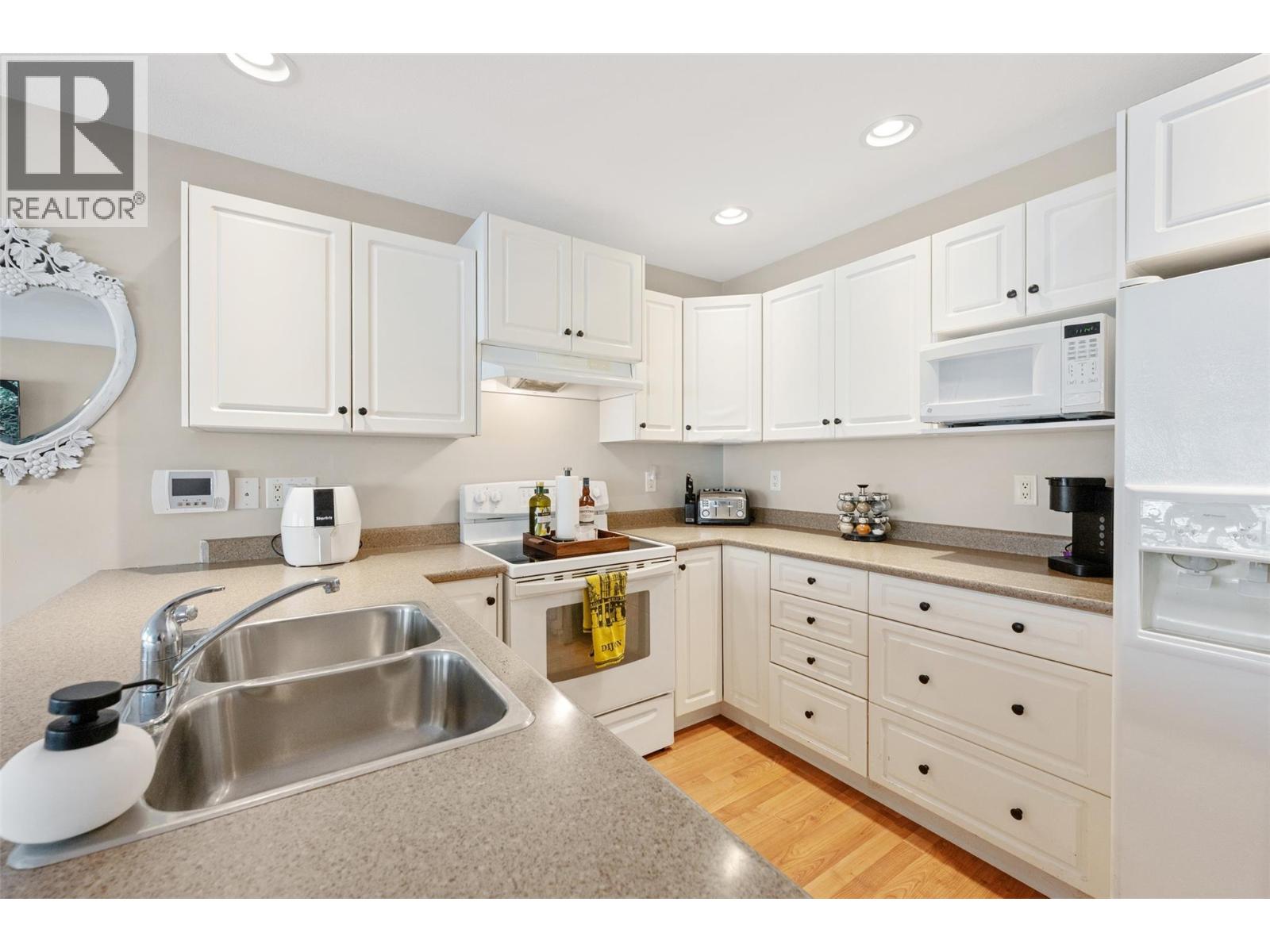 601 9th Street Unit# 8, Keremeos