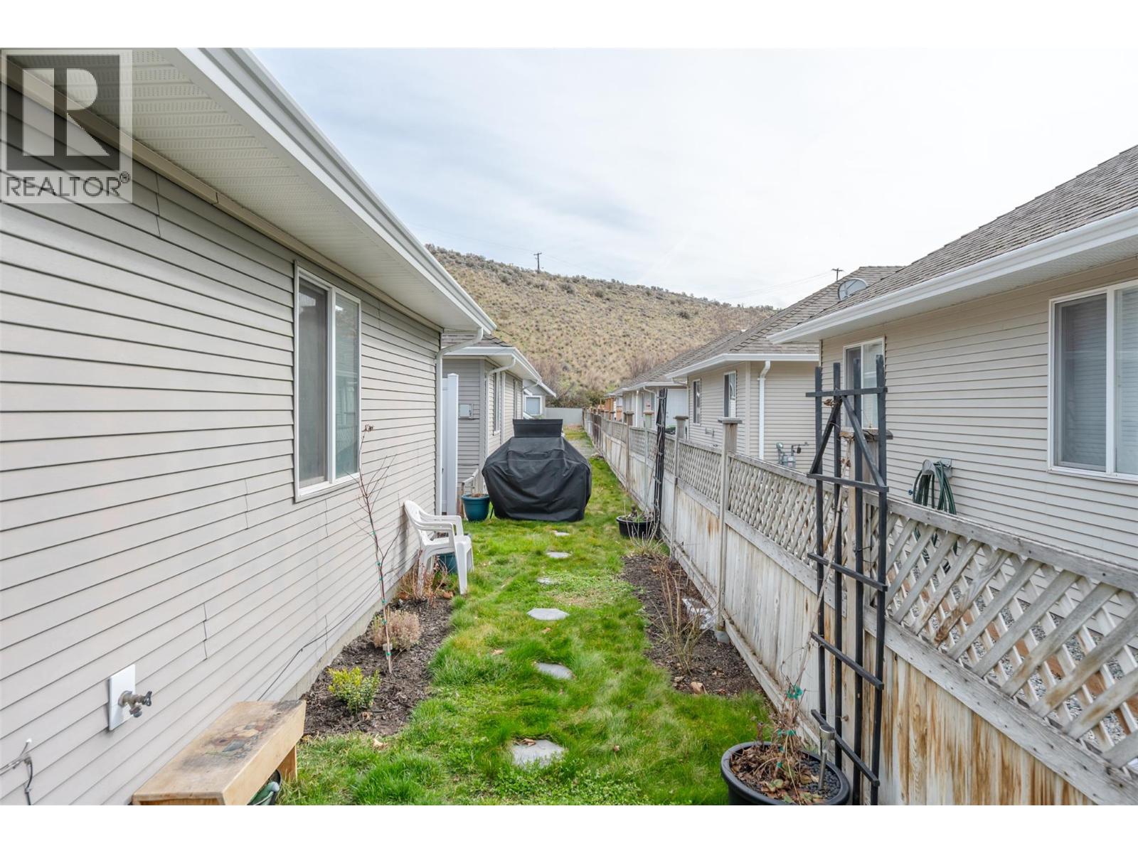 601 9th Street Unit# 8, Keremeos