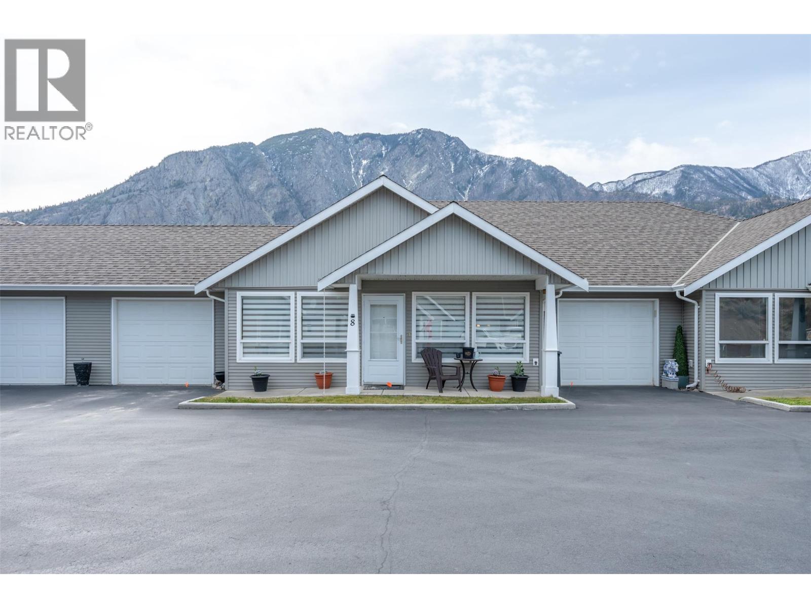 601 9th Street Unit# 8, Keremeos