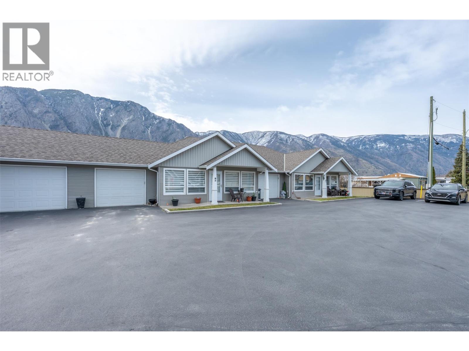 601 9th Street Unit# 8, Keremeos