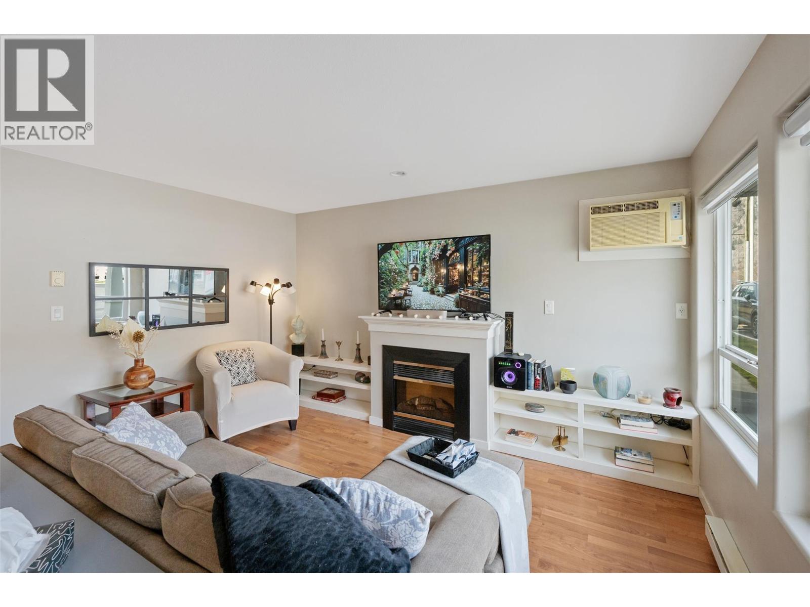 #8 601 9th Street - 6