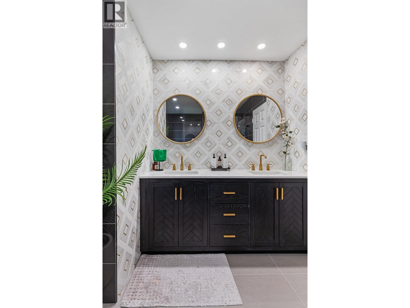 392 GREEN PLACE - 35