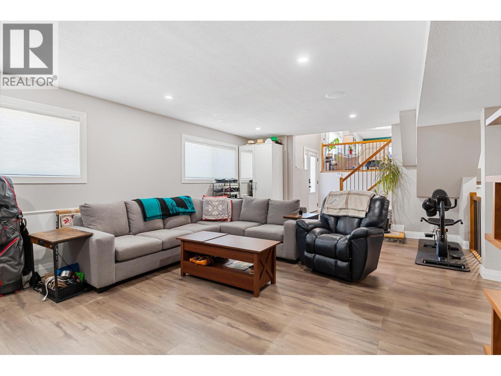 392 GREEN PLACE - 17