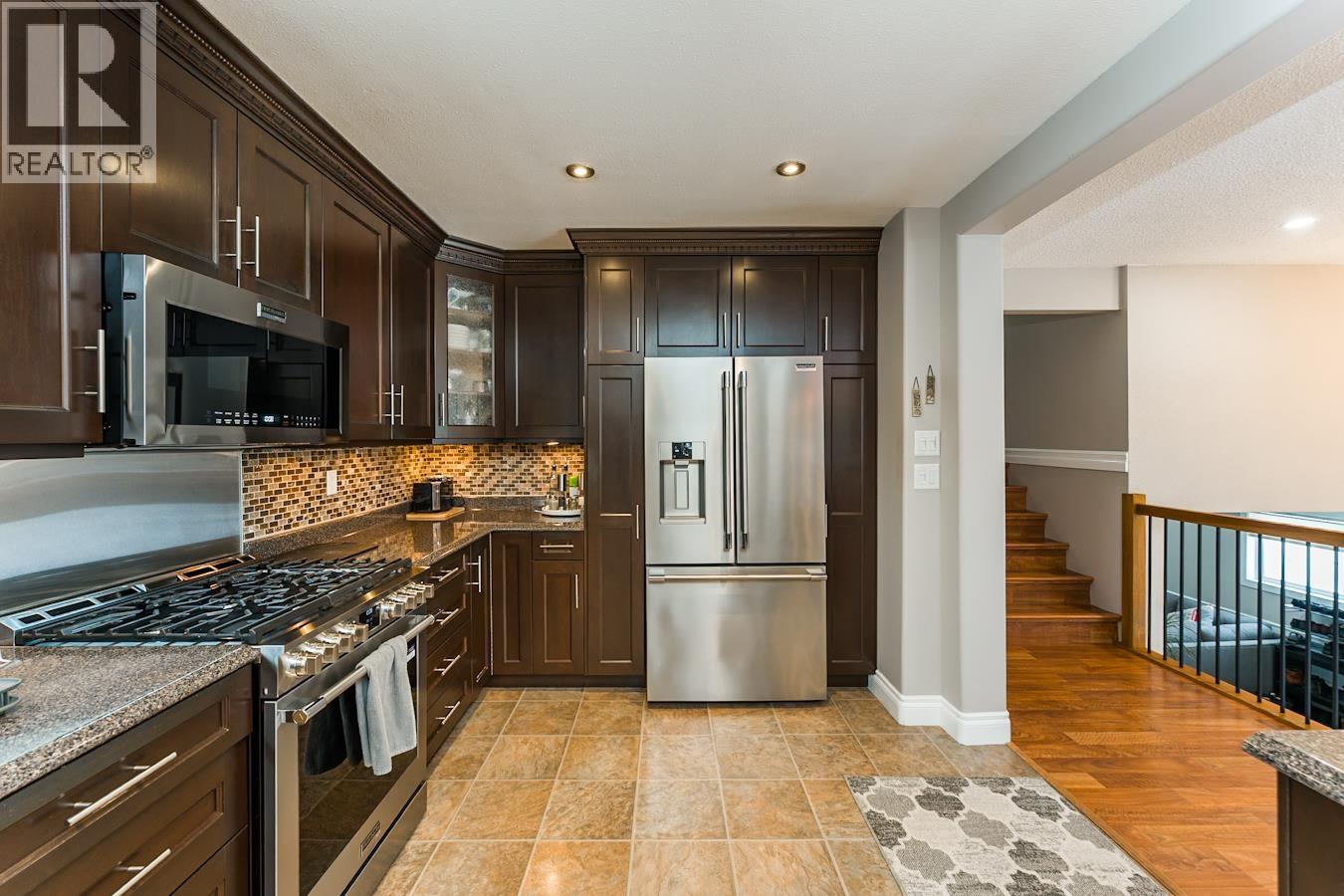 392 GREEN PLACE - 12