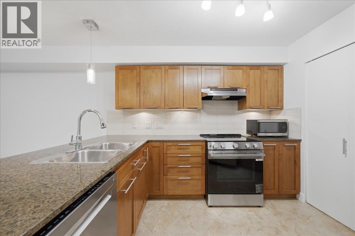 103 19673 MEADOW GARDENS WAY, Pitt Meadows