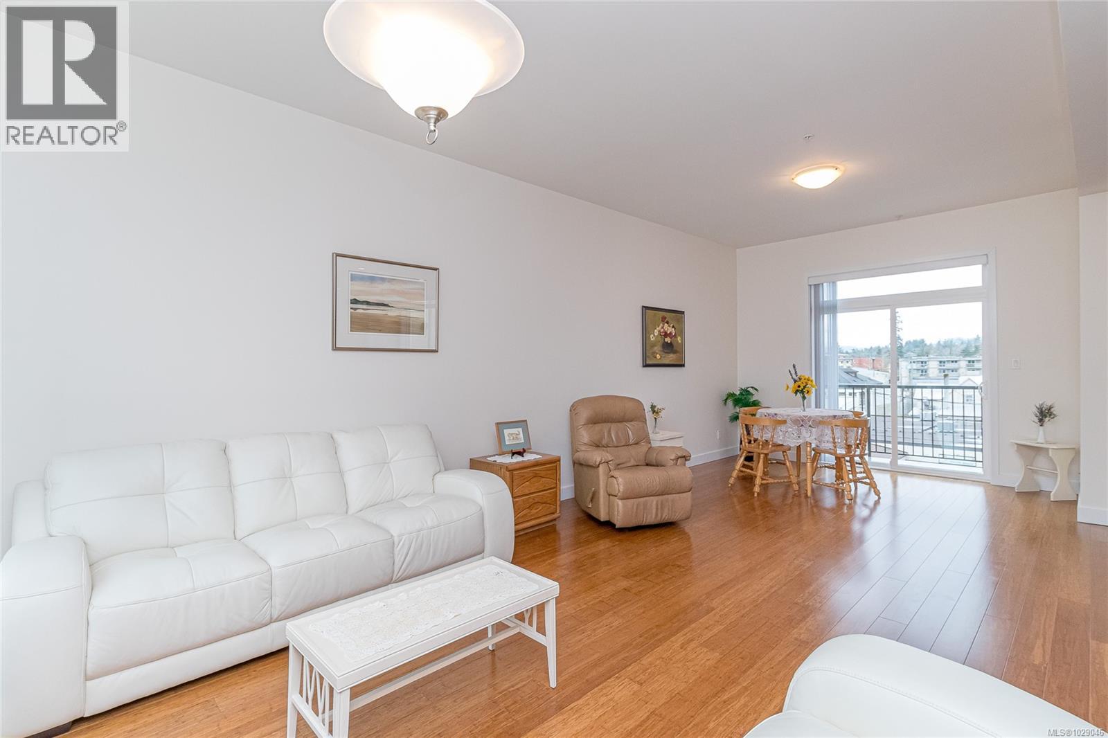 #404 177 KENNETH ST - 11