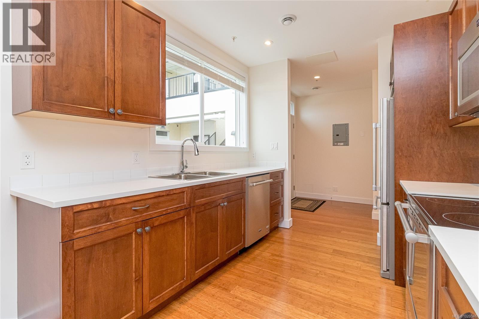 #404 177 KENNETH ST - 16