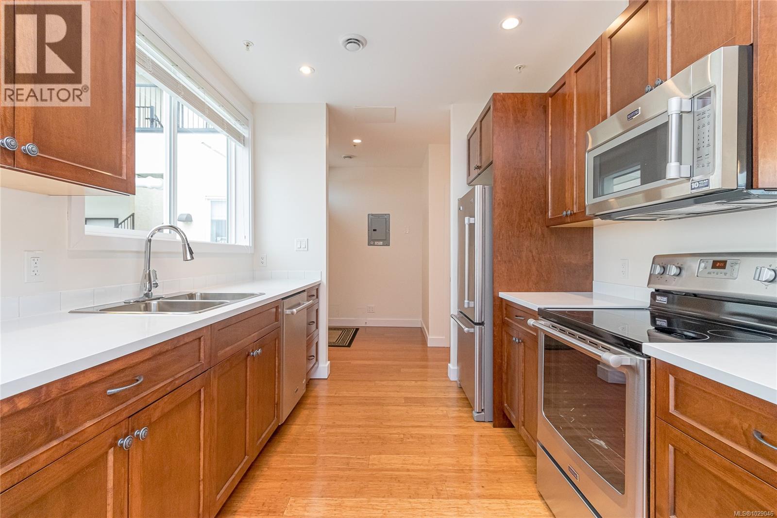 #404 177 KENNETH ST - 17