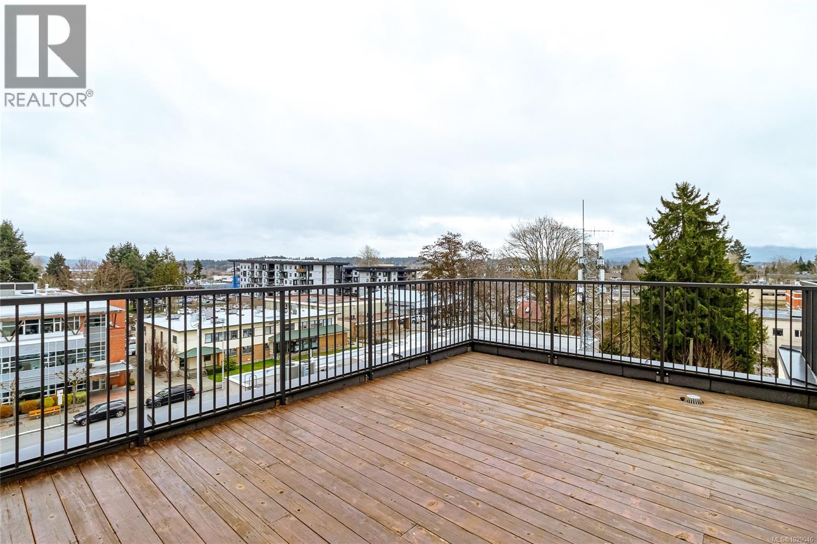 #404 177 KENNETH ST - 29