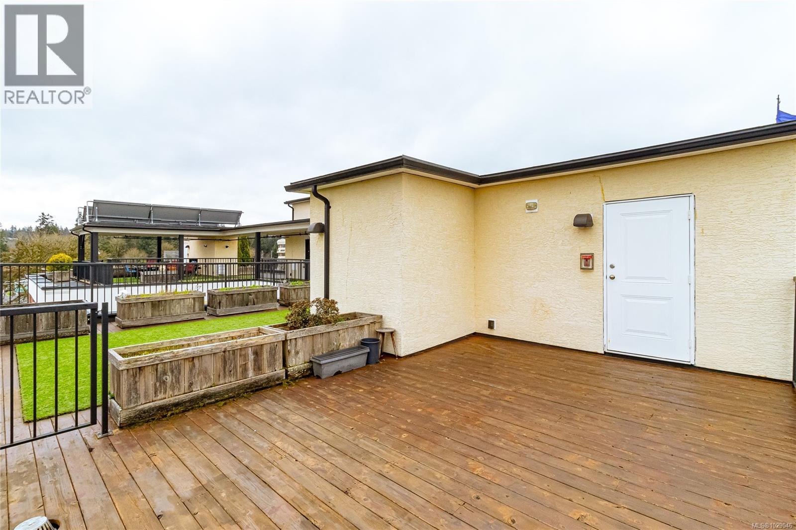 #404 177 KENNETH ST - 30