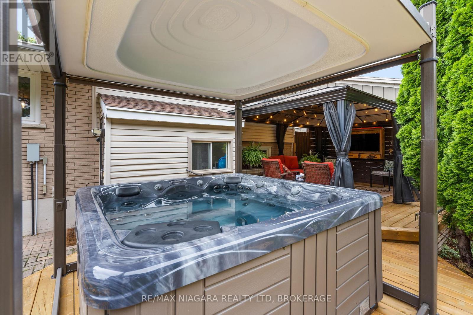 44 LOCKVIEW CRESCENT, St. Catharines (Bunting/Linwell), Ontario
