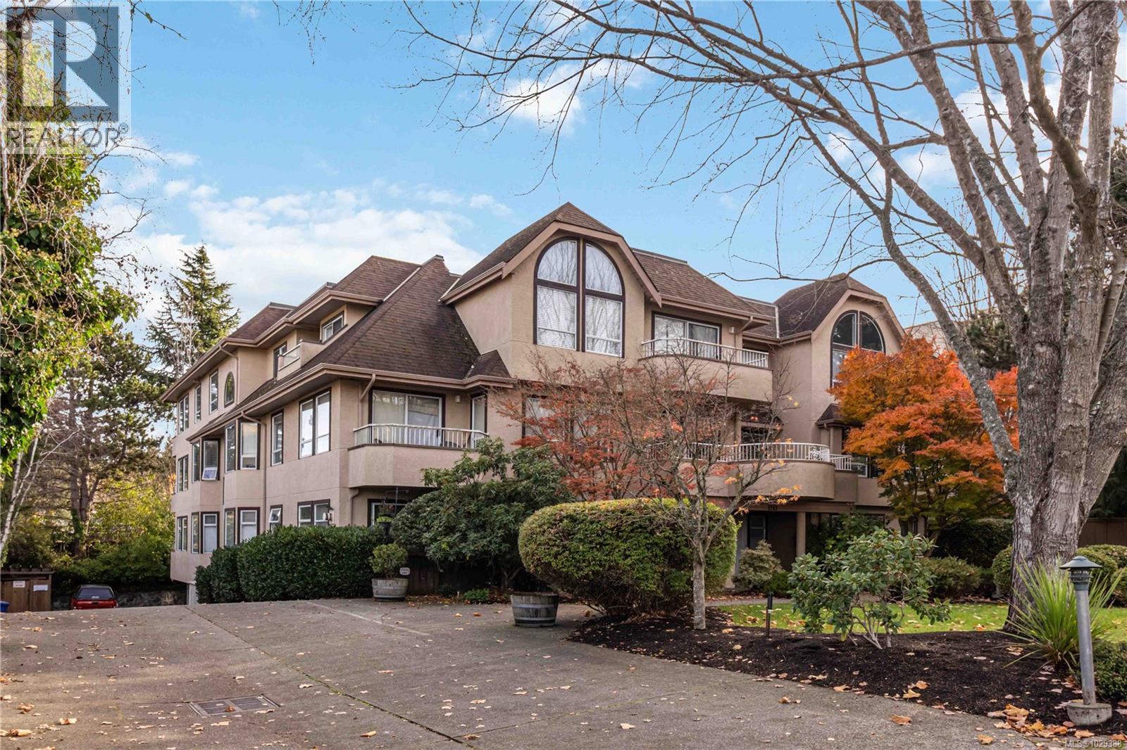 104 3263 Alder Street, Victoria