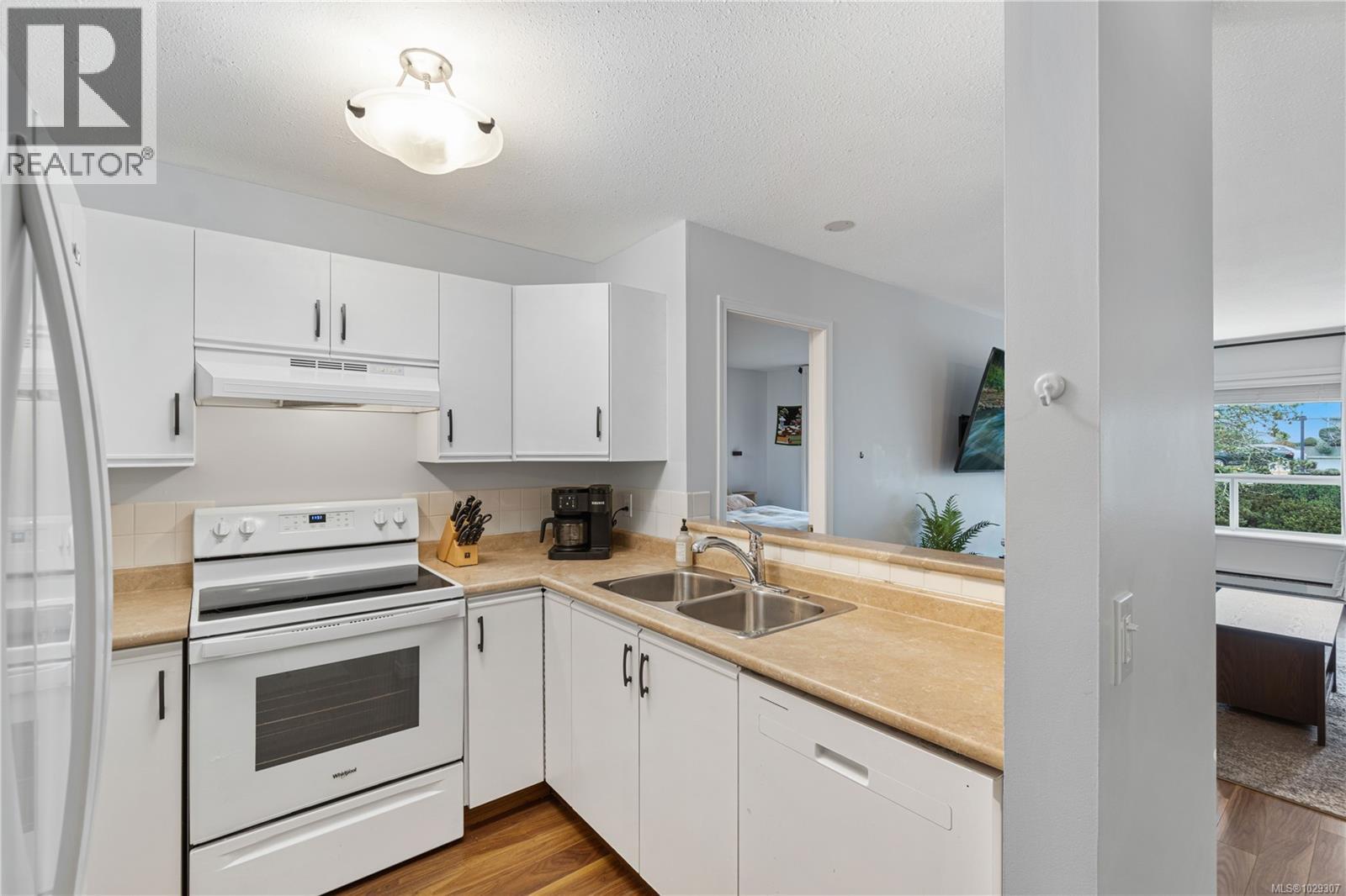 #406 1631 DUFFERIN CRES - 10