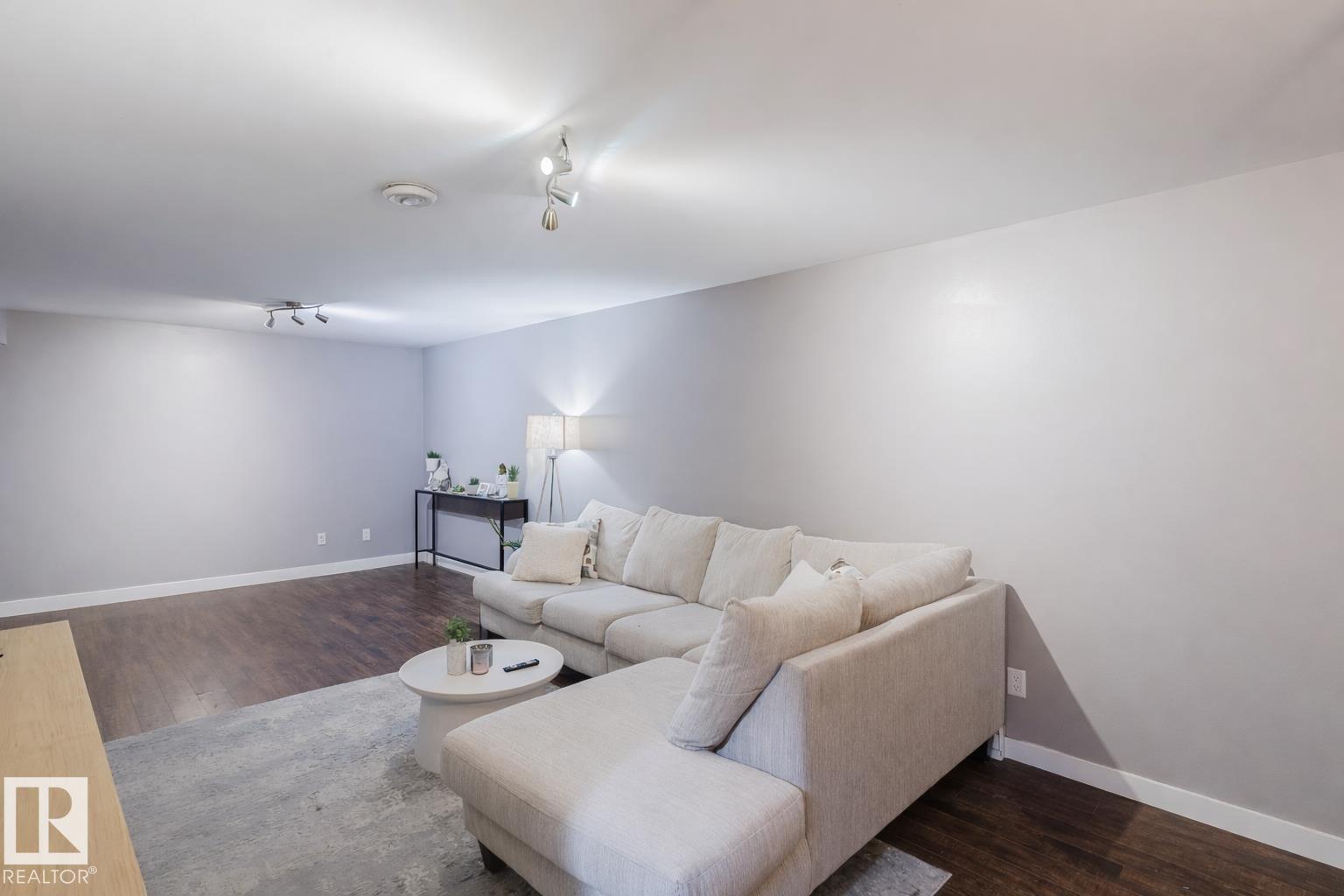 6707 149A AV NW — photo 26