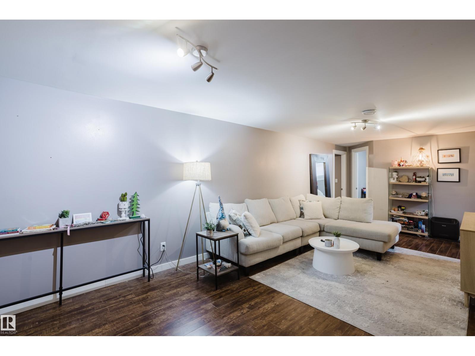 6707 149A AV NW — photo 27