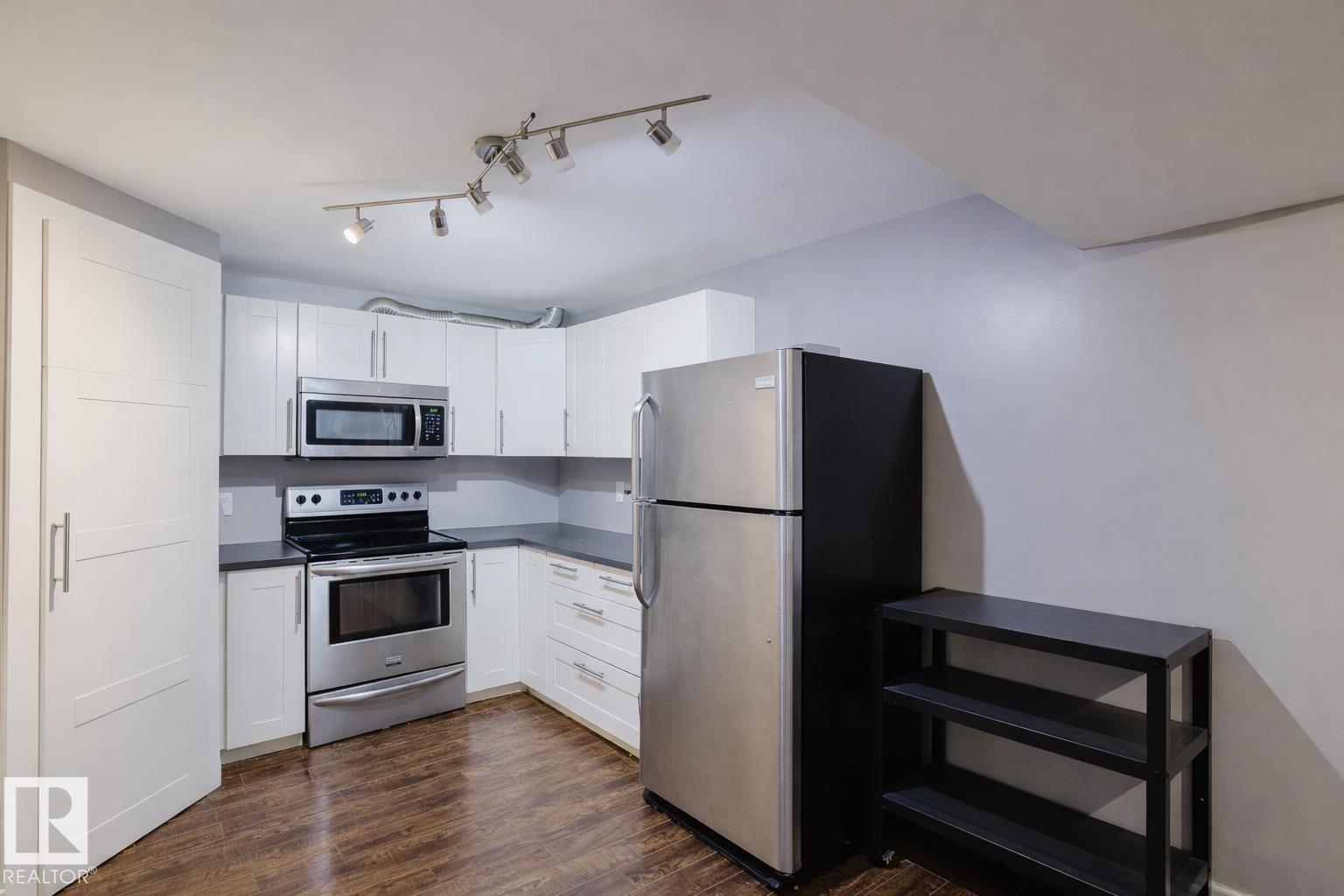 6707 149A AV NW — photo 30