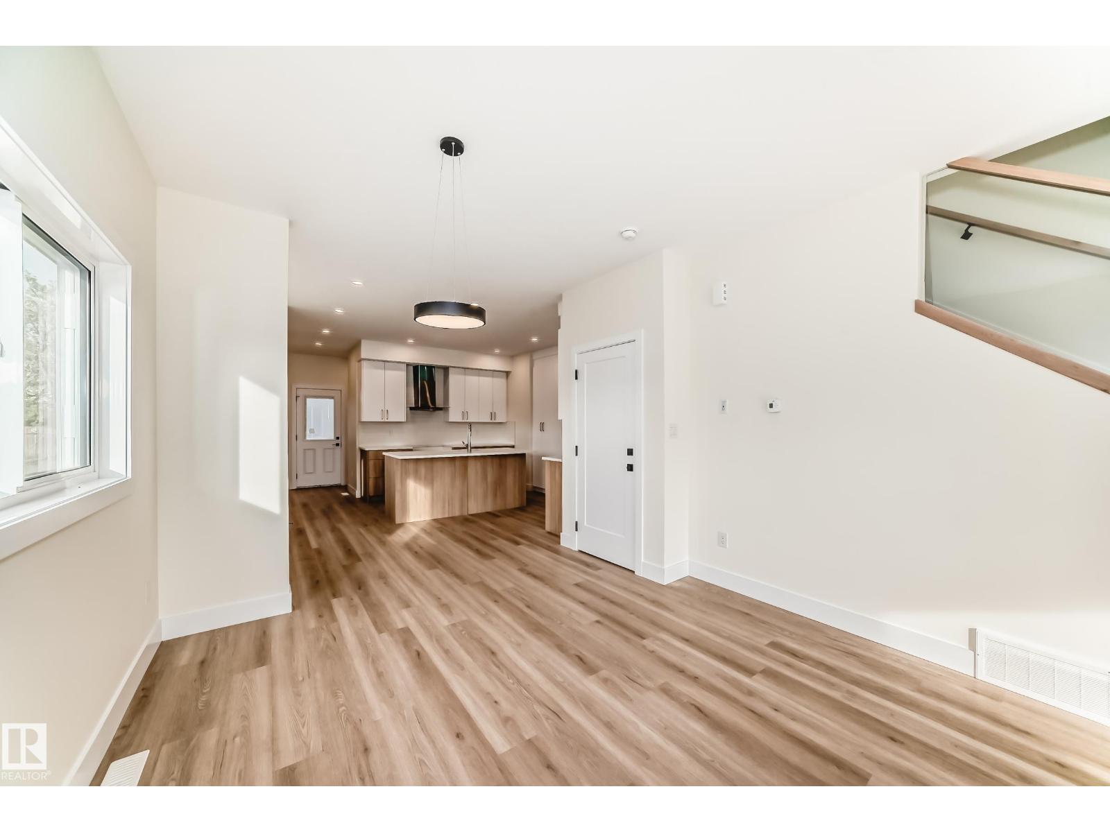 10718 149 ST NW NW - 19
