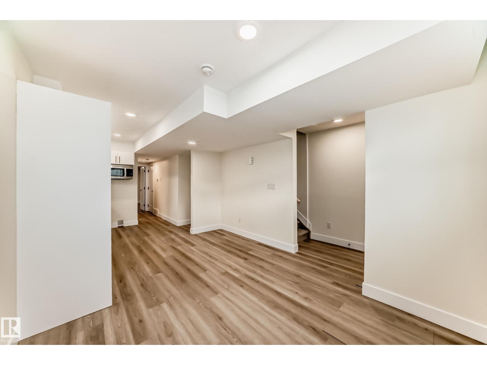 10718 149 ST NW NW - 49