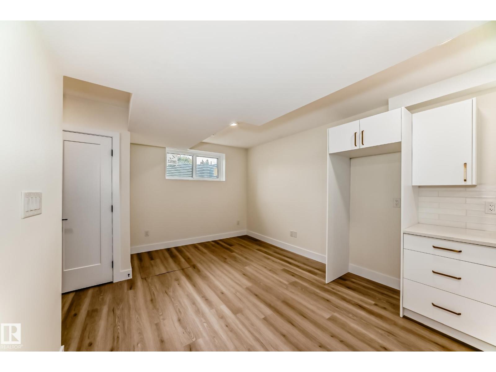 10718 149 ST NW NW - 50