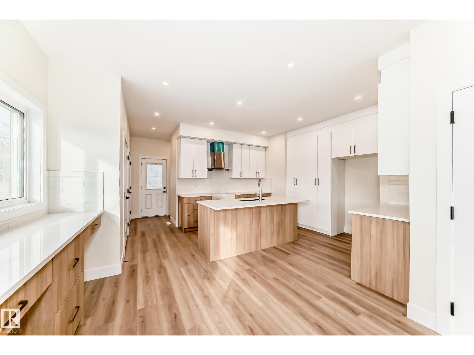 10718 149 ST NW NW - 6