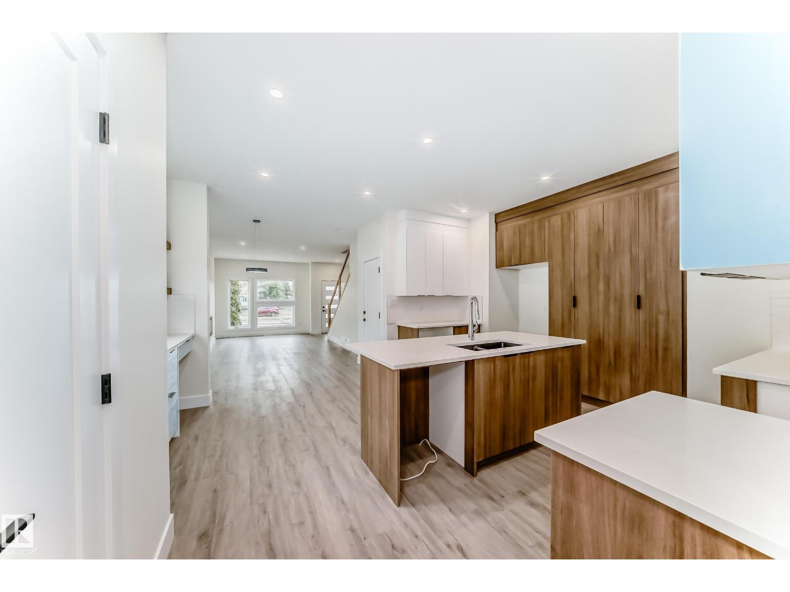 10720 149 ST NW - 10