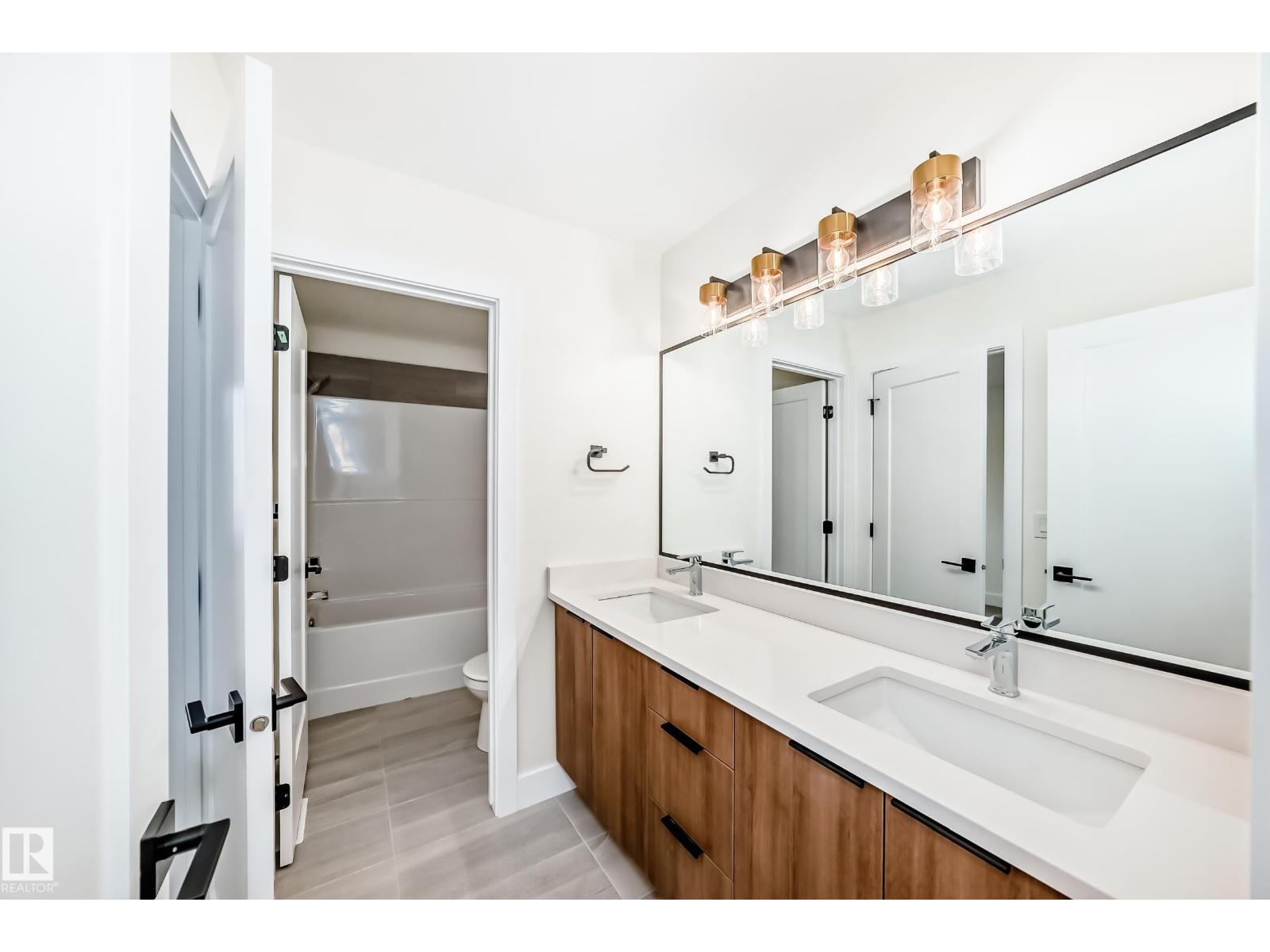 10720 149 ST NW - 34