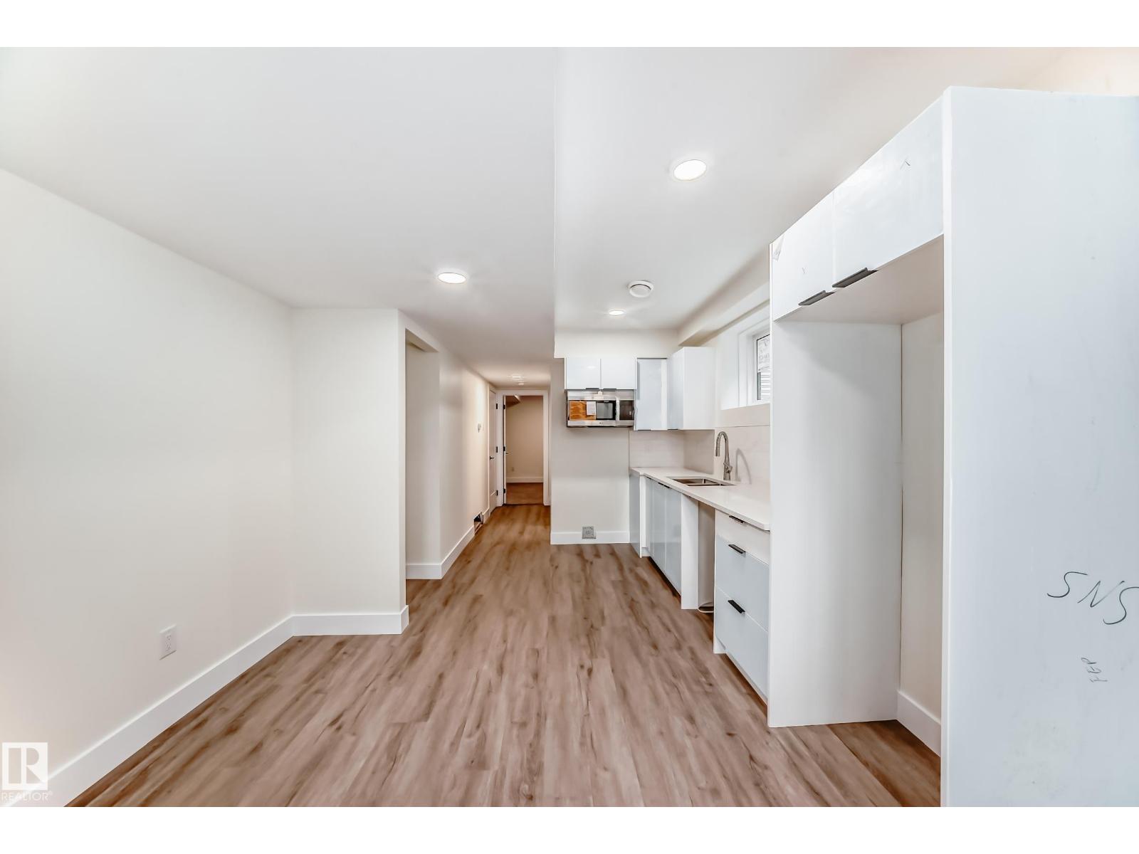 10720 149 ST NW - 48