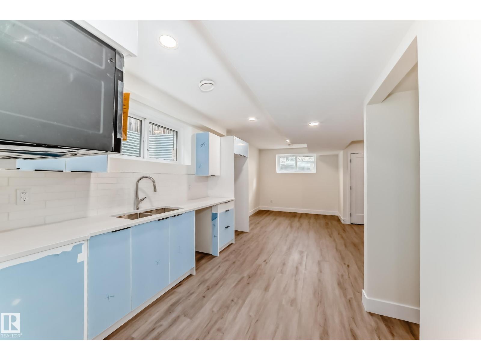 10720 149 ST NW - 51