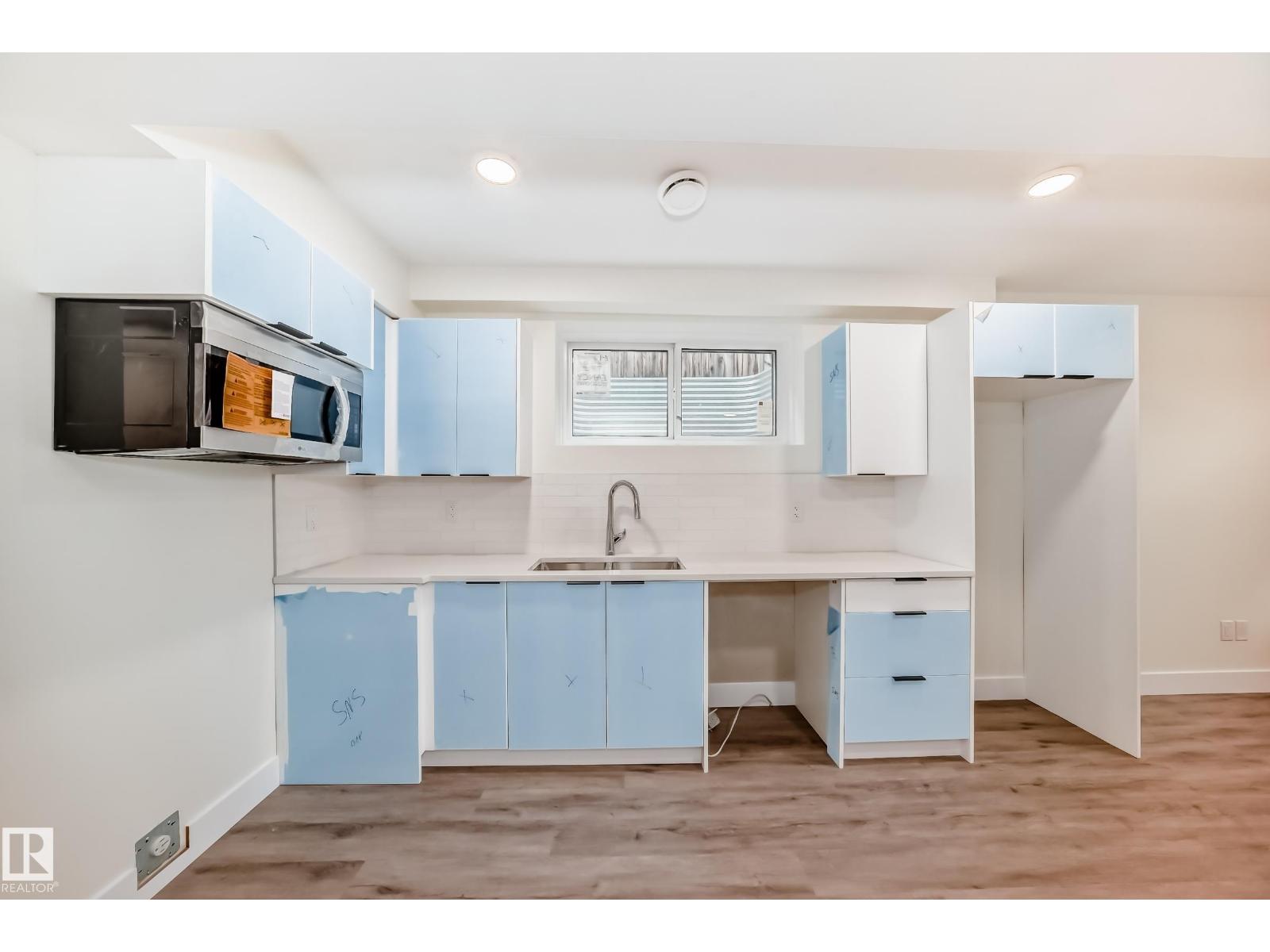 10720 149 ST NW - 52