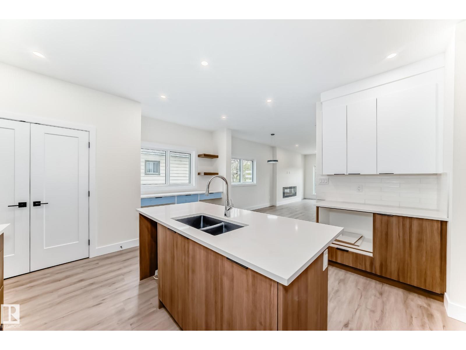 10720 149 ST NW - 9