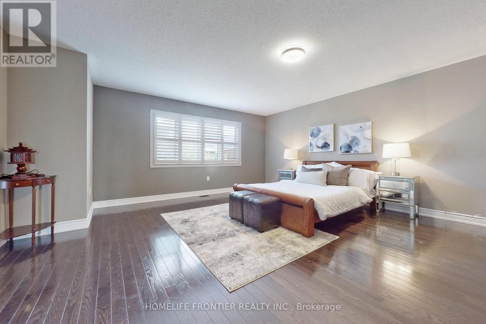 24 MANOR GLEN CRESCENT - 24