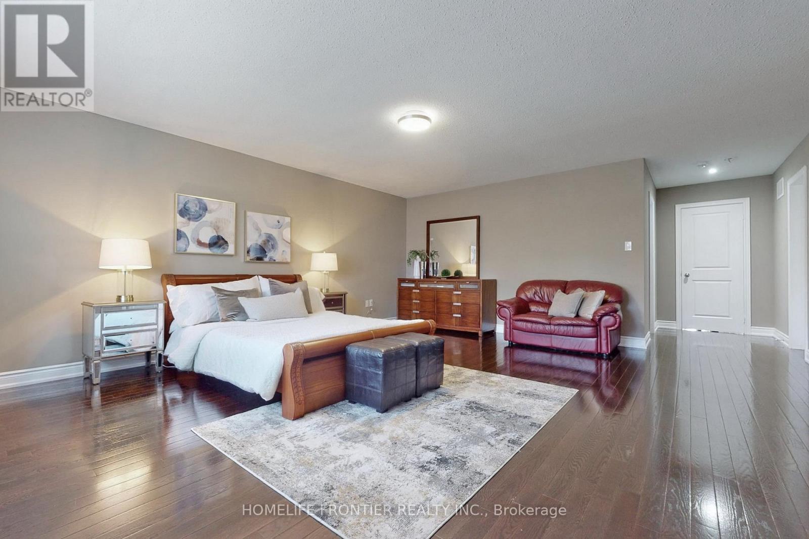 24 MANOR GLEN CRESCENT - 25