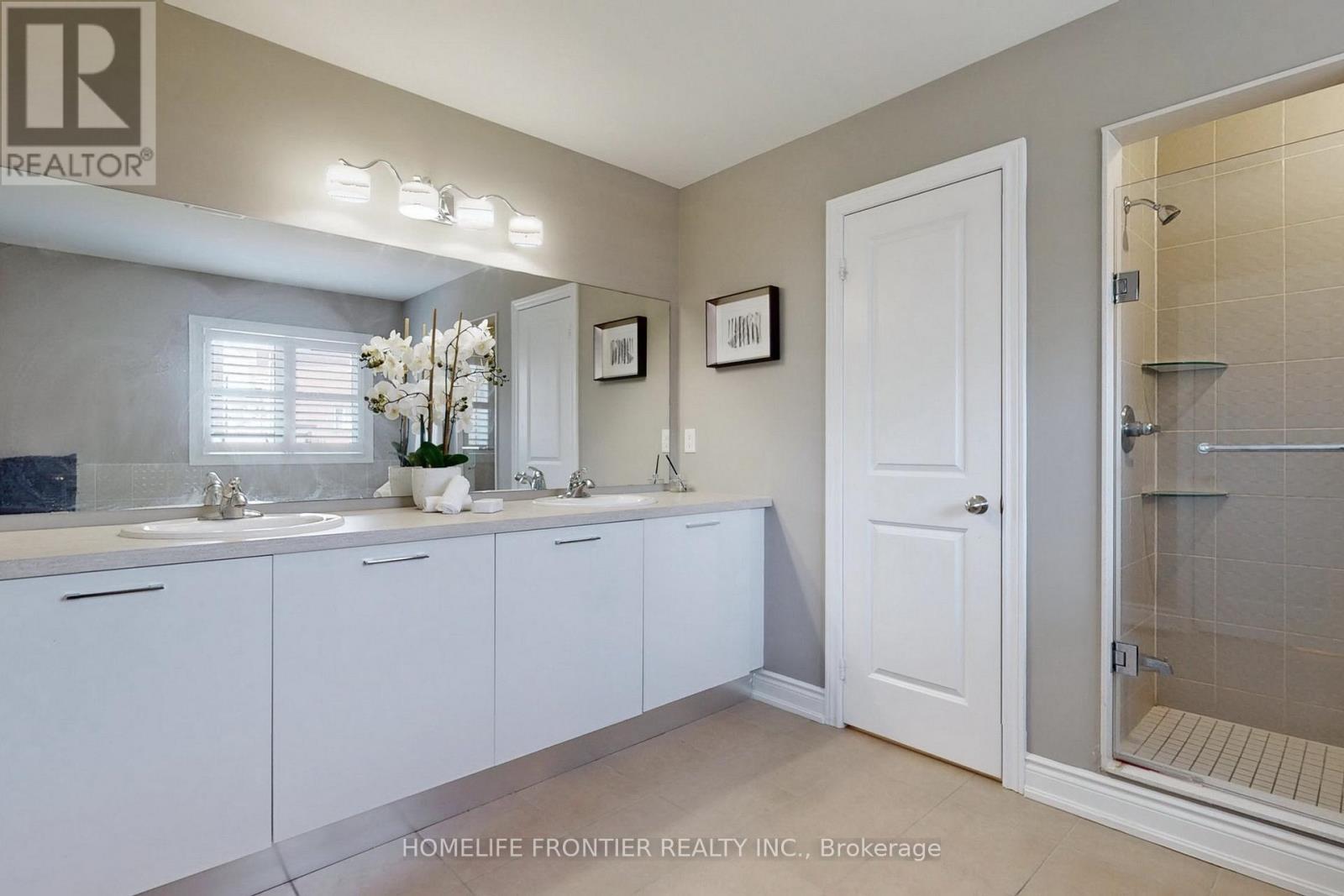 24 MANOR GLEN CRESCENT - 27