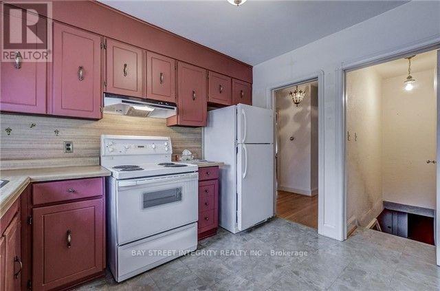 889 ROYAL YORK ROAD - 10